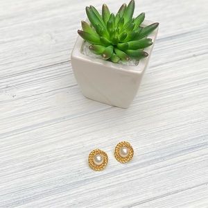 VTG Faux Pear post style earrings